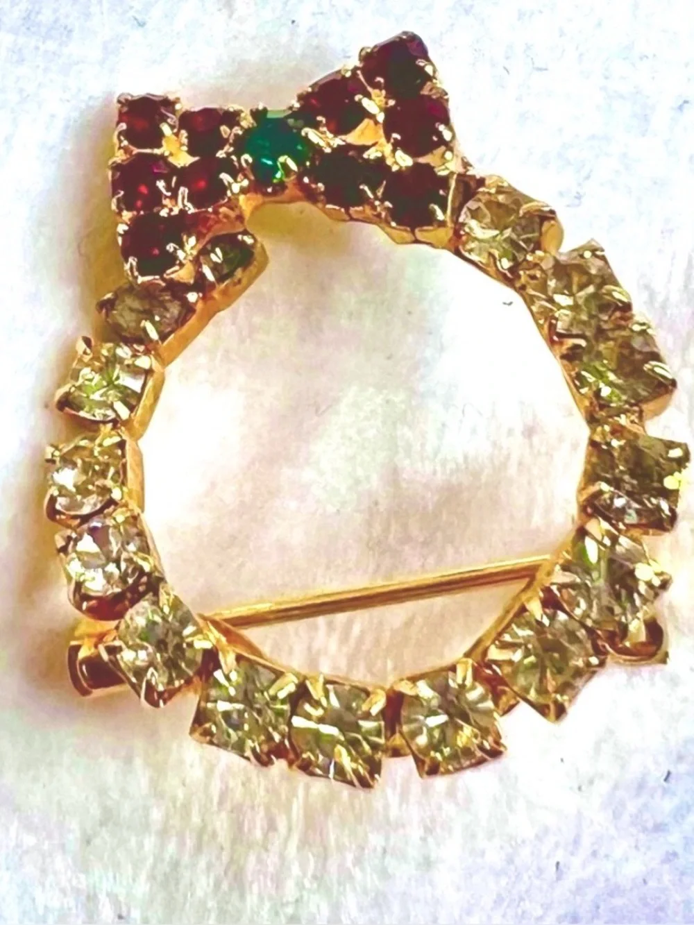 Vintage Rhinestone Christmas Wreath Brooch